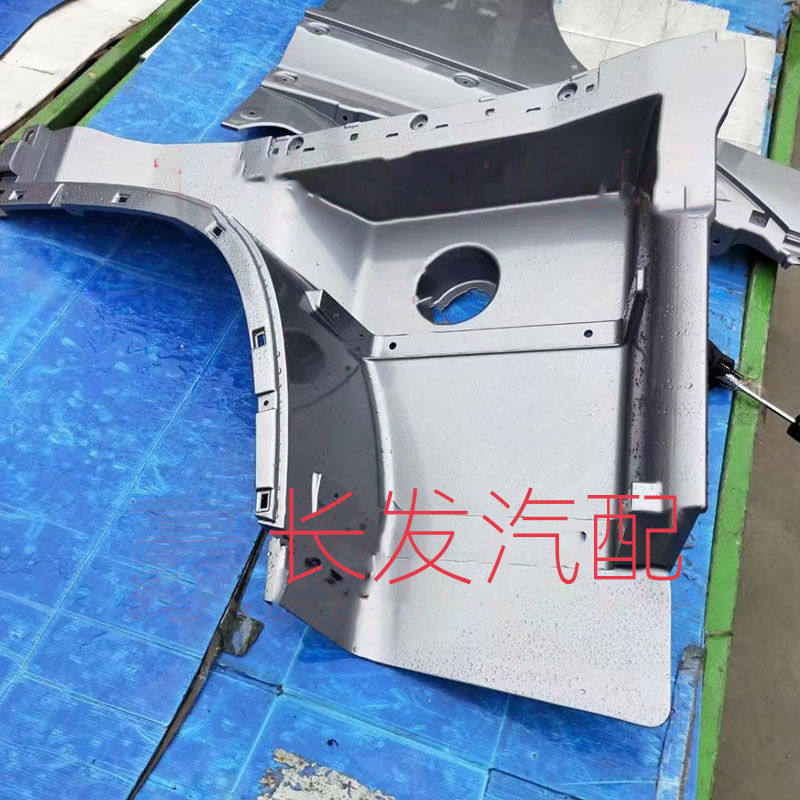 重汽豪沃MAX翼子板轮眉