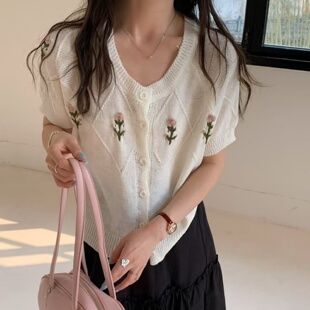 新款春夏2026绣花针织短袖宽松短款圆领开衫甜美简约女装T恤上衣