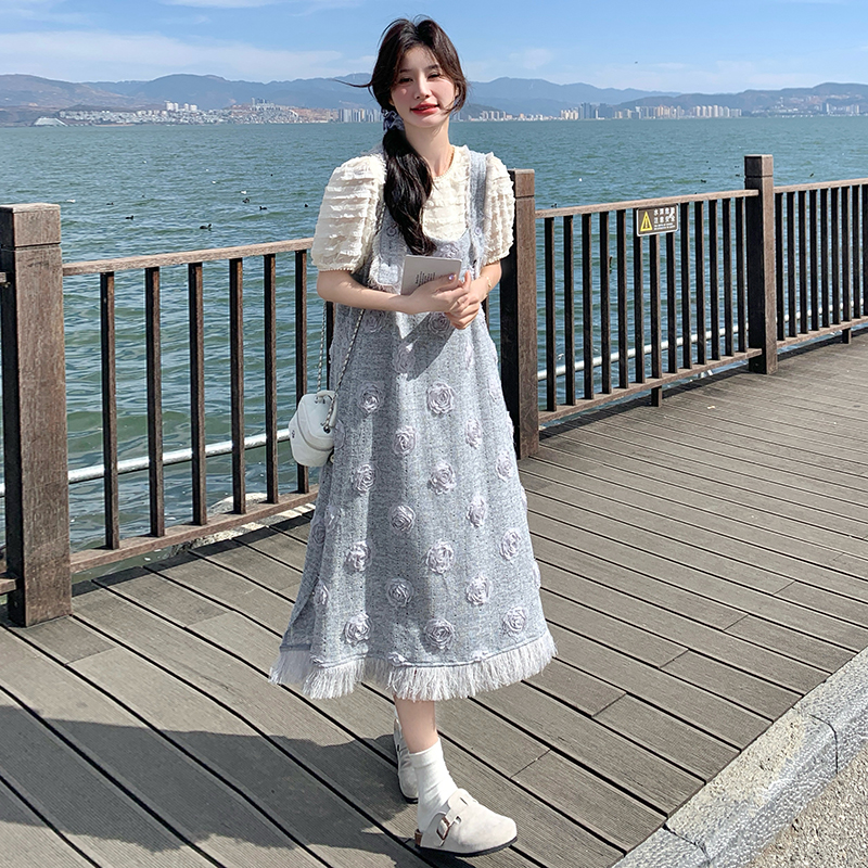 森系穿搭花朵背带连衣裙