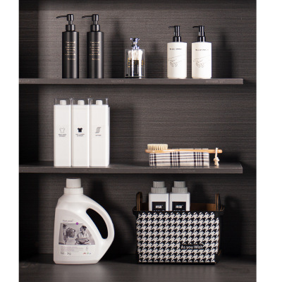 卫浴店阳台卫生间浴室柜化妆品