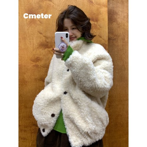 cmeter【轻松保暖】温柔白立领排扣休闲宽松皮毛一体短款外套女
