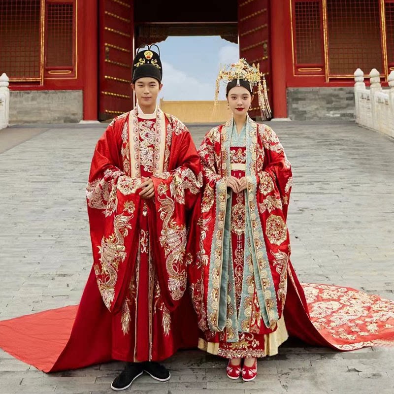 出租出售结婚迎亲情侣双拖尾汉服