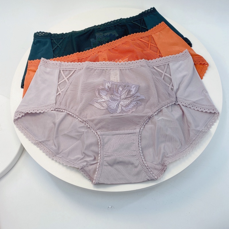 奥丽侬女包臀中腰平角内裤
