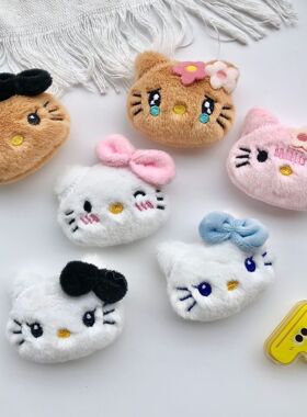 毛绒卡通KT猫公仔胸针HelloKitty可爱玩偶书包装饰袜子服装辅料配