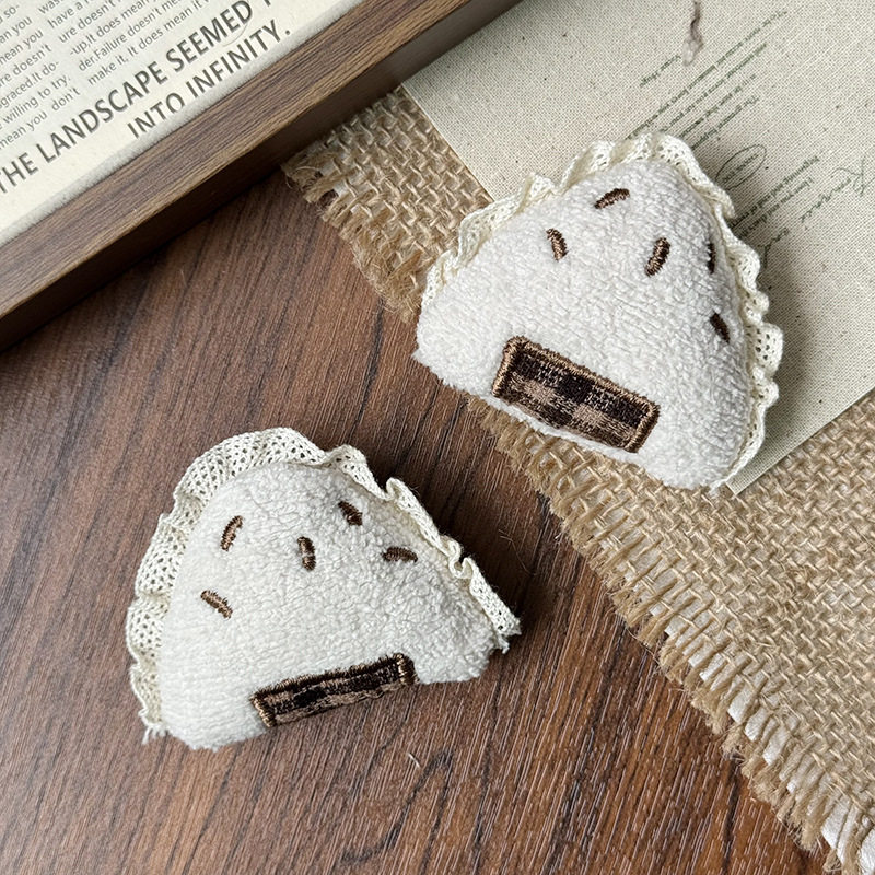 新款韩版可爱布艺卡通饭团充棉百搭胸针手工服装鞋袜箱包装饰材料