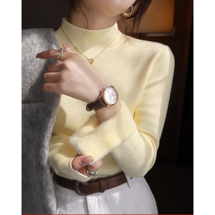 一体加绒毛衣女2025秋冬款半高领保暖打底衫气质显瘦时尚加厚上衣