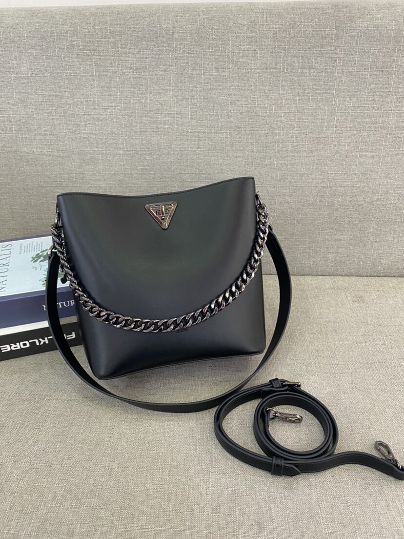 路狮缦正品女包2024新款时尚腋下包单肩包斜挎包百搭水桶包78301