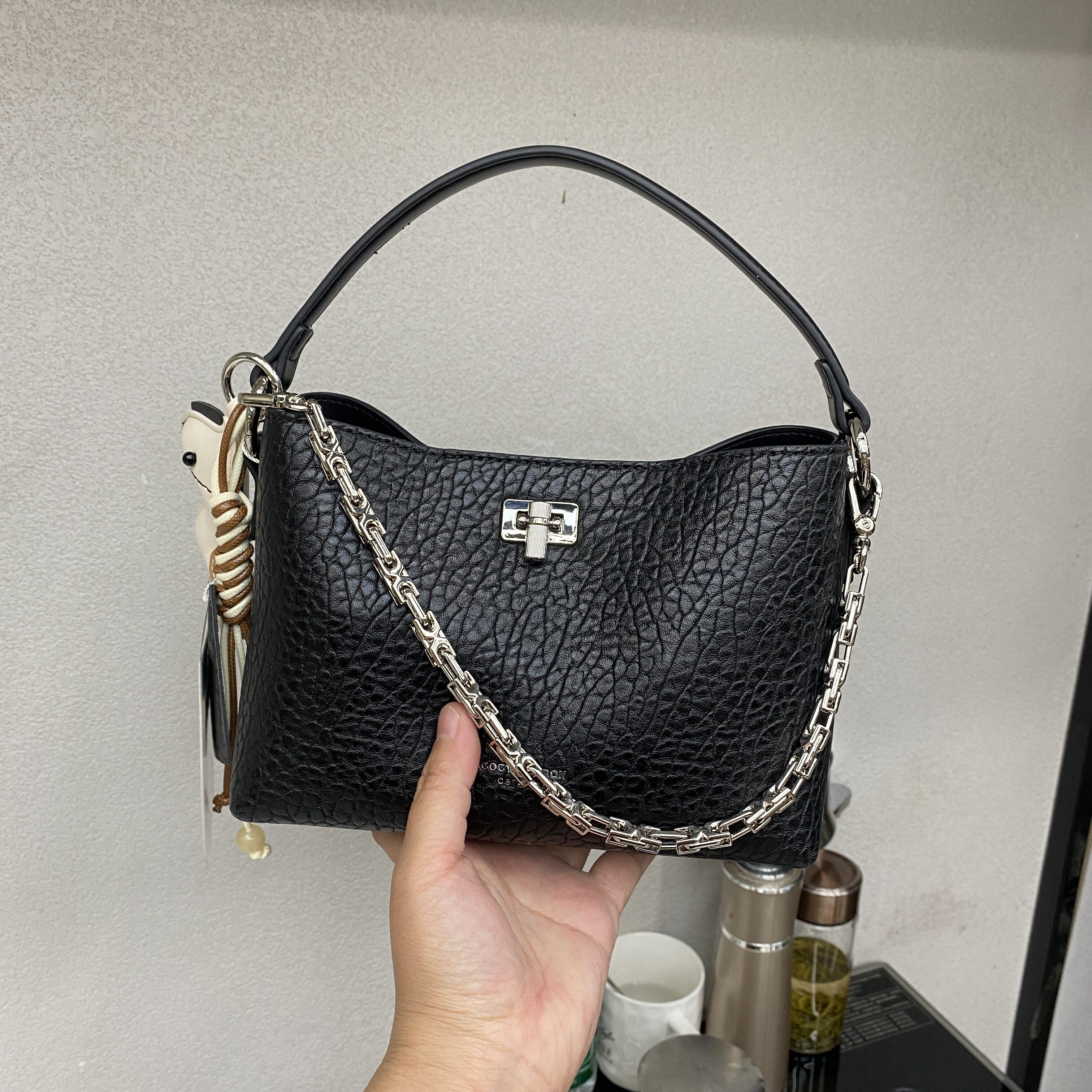 泡泡纹新款时尚百搭女包单肩斜挎包链条包水桶包小包腋下包子母包