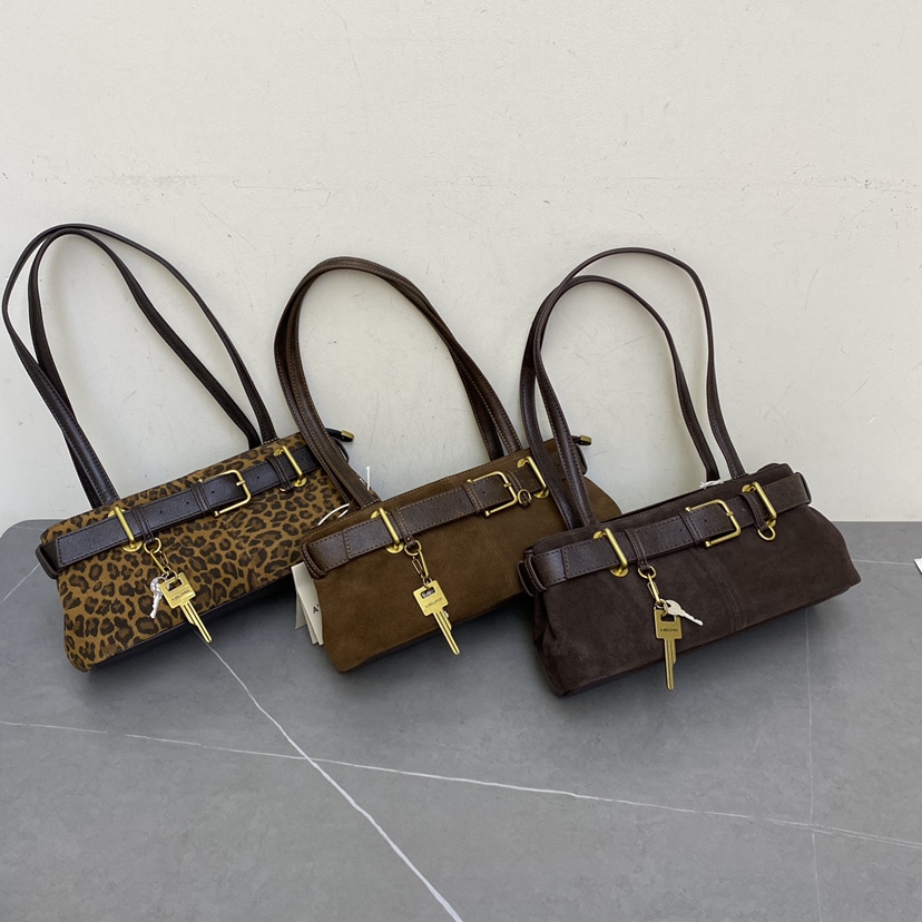 磨砂皮新款女包时尚腋下包百搭单肩法棍包手提包腋下包包邮差包