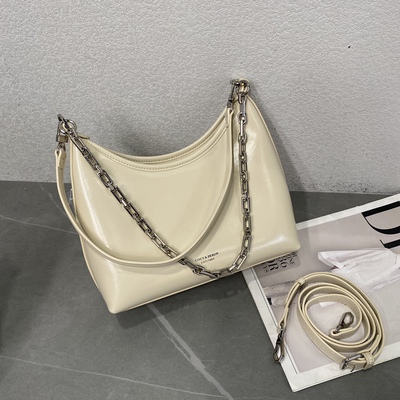 COCY2026新款时尚百搭手女包复古潮腋下包饺子包单肩斜挎包71026