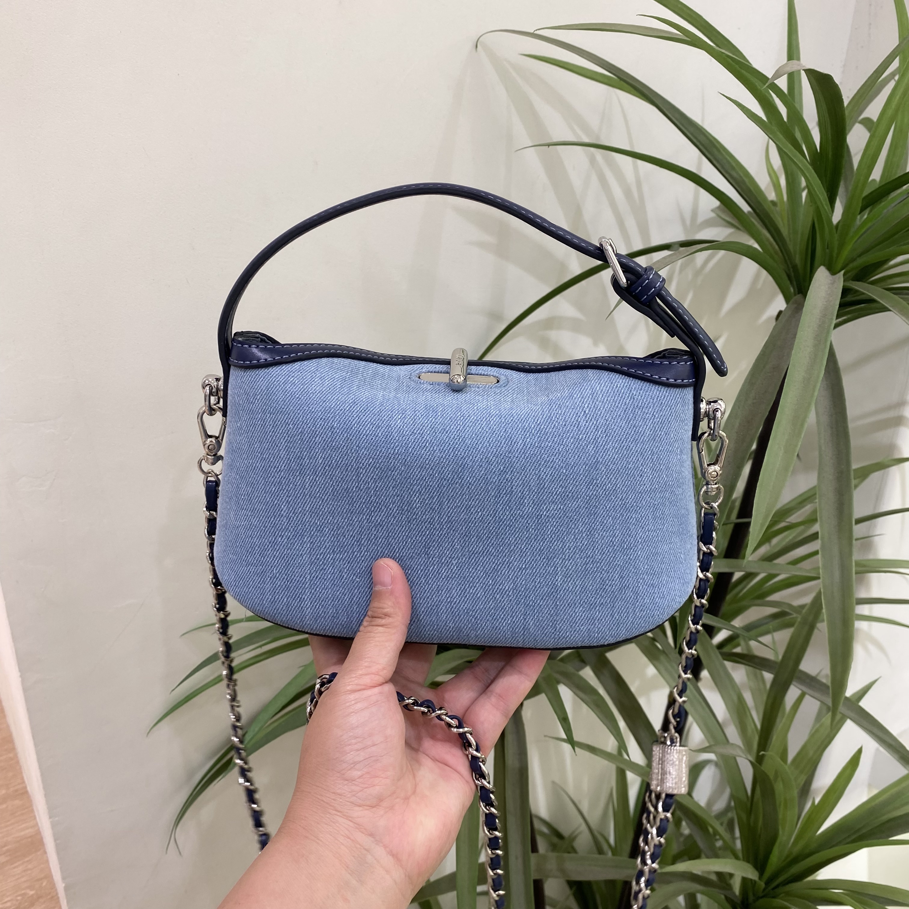 牛仔布2026新款女包时尚百搭单肩包百搭链条色腋下包元宝包水桶包