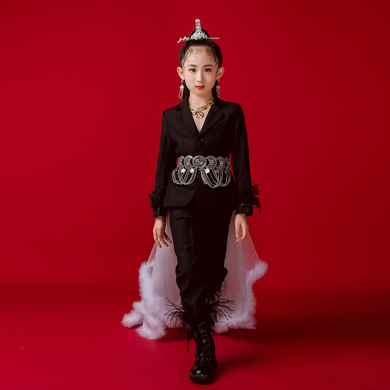 模特走秀西装羽毛款式演出服主持