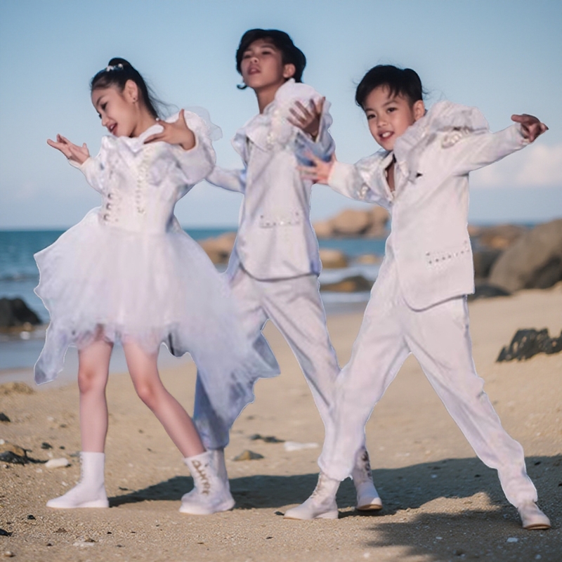 街舞演出跳舞礼服白色夸张欧美大牌气质男团女团礼服团队服太空服