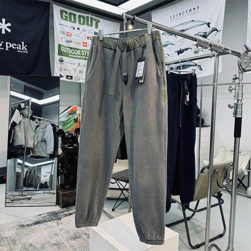 防风保暖抓绒裤户外机能拼接设计