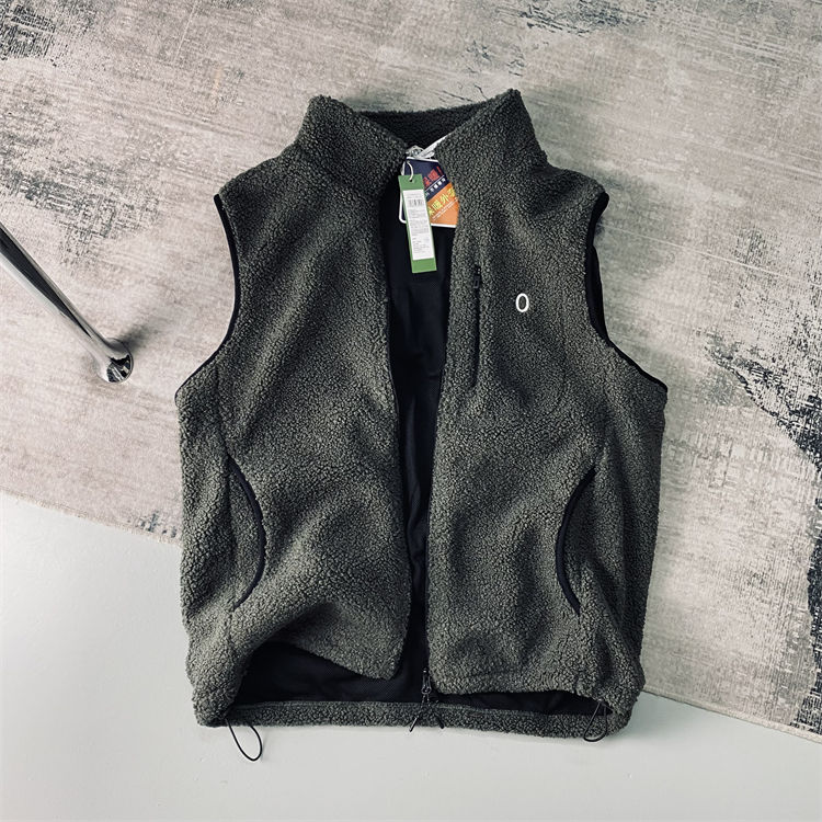 加绒马甲背心户外山系羊羔绒面料