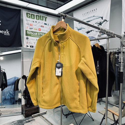 胸前口袋方格绒防风保暖抓绒衣