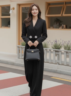 2025年秋季新款暗调优雅气质钻扣交叠领西装套装HBZX730016