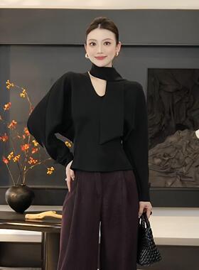 【松松蝠蝠】2026春蝙蝠袖宽松V领修身长袖小众设计T恤HBZWM80029