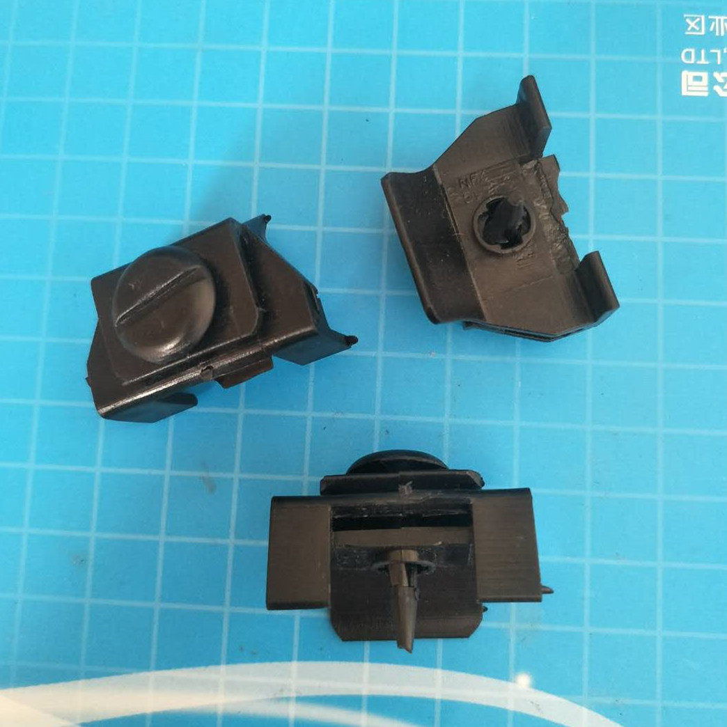 05-10款皇冠锐志07-15款汉兰达车轮罩前挡泥板叶子板内衬固定卡扣