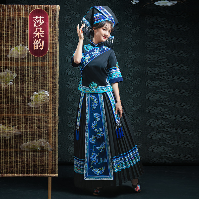 演出服饰少数民族服装莎朵韵