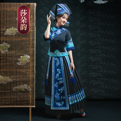 演出服饰少数民族服装莎朵韵