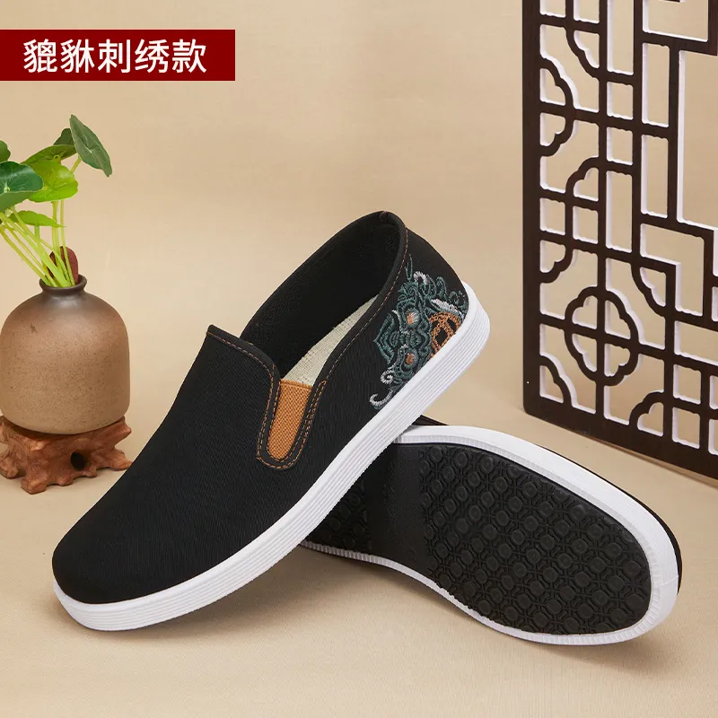 传统老北京布鞋男国风刺绣2025新款透气一脚蹬懒人黑色休闲开车鞋