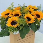 云南昆明向日葵鲜花基地水养真花花束颜色随机玫瑰百合康乃馨桔梗