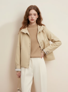 AF25冬季新款淡粉橙色宽松立领连帽短外套女中淑风假两件设计