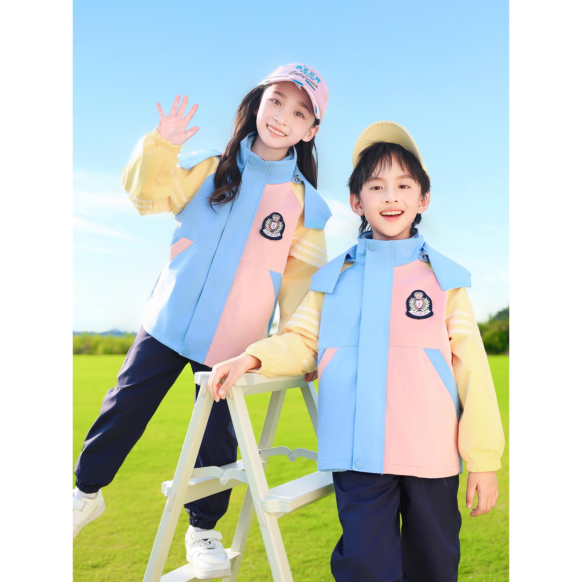 幼儿园服冬季防寒冲锋衣三件套2025新款一年级小学生春秋运动班服