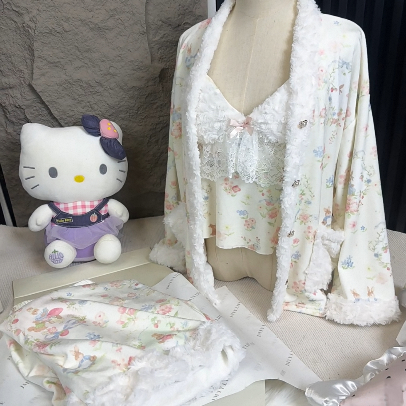 庄园兔兔海岛绒睡衣女秋冬款保暖珊瑚绒家居服套装三件套加厚甜美