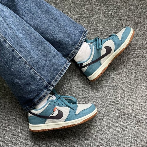 耐克女子经典复古休闲板鞋