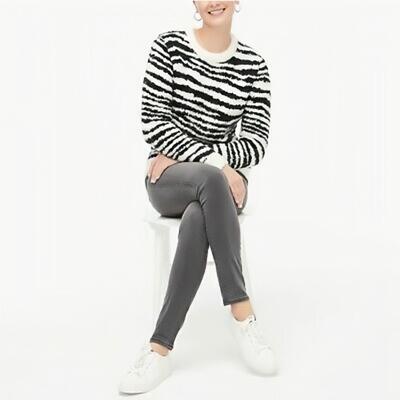 Bouclé黑白斑马提花圆领毛衣