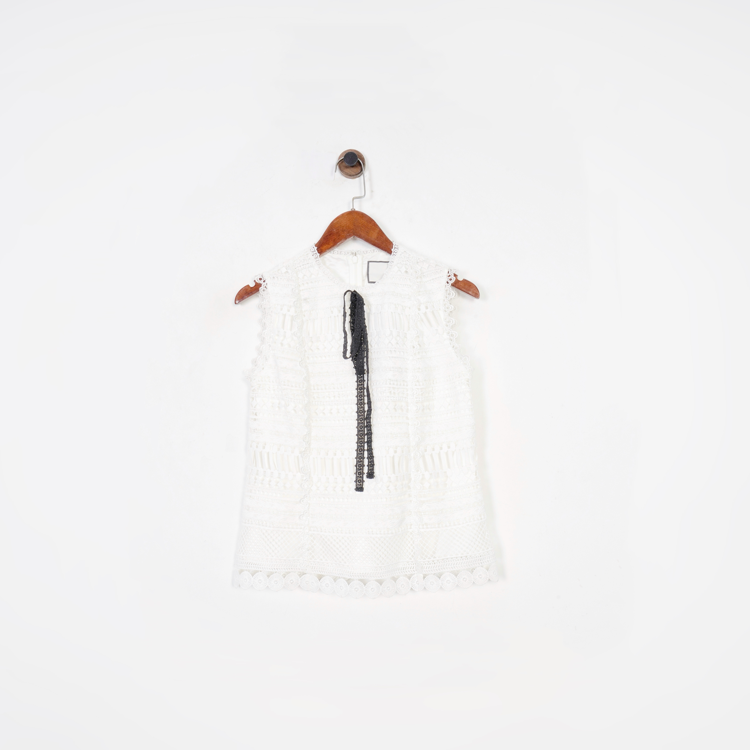 美系@lexis白色蕾丝无袖上衣