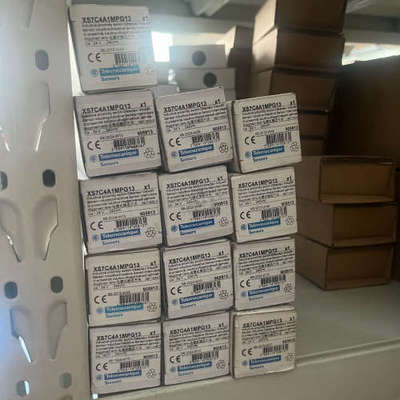 议价施耐德特勒美科XS7C4A1MPG13电感式接近开关，全新原