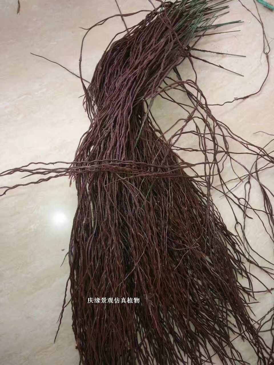 1仿真榕树须藤须根吊顶垂吊假花装饰藤条塑料花树藤藤蔓缠绕