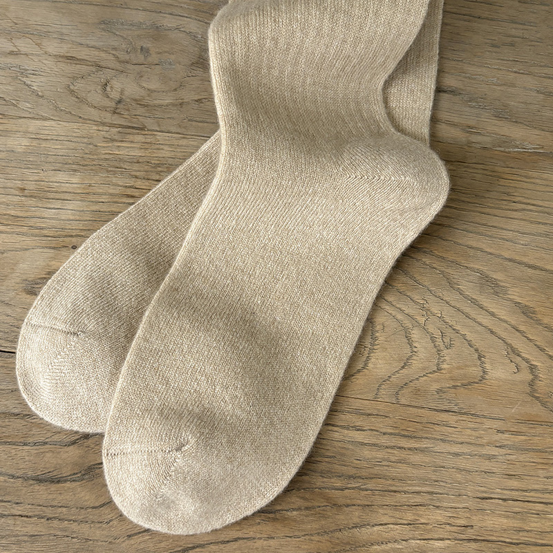 APCSHOP保暖女羊绒羊毛袜子