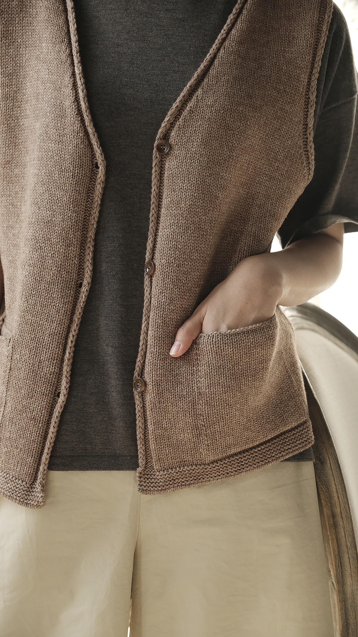 女士V领背心外搭针织骆马绒坎肩