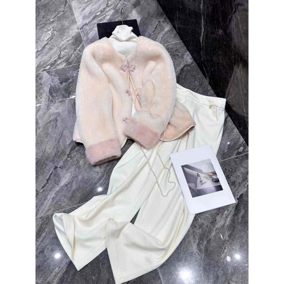 欧洲站2025秋冬新中式国风盘扣上衣高级感加绒加厚粉色短款外套女