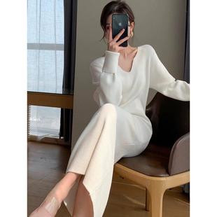 欧洲站2025秋冬新款白色针织连衣裙高级感气质收腰长款打底毛衣裙