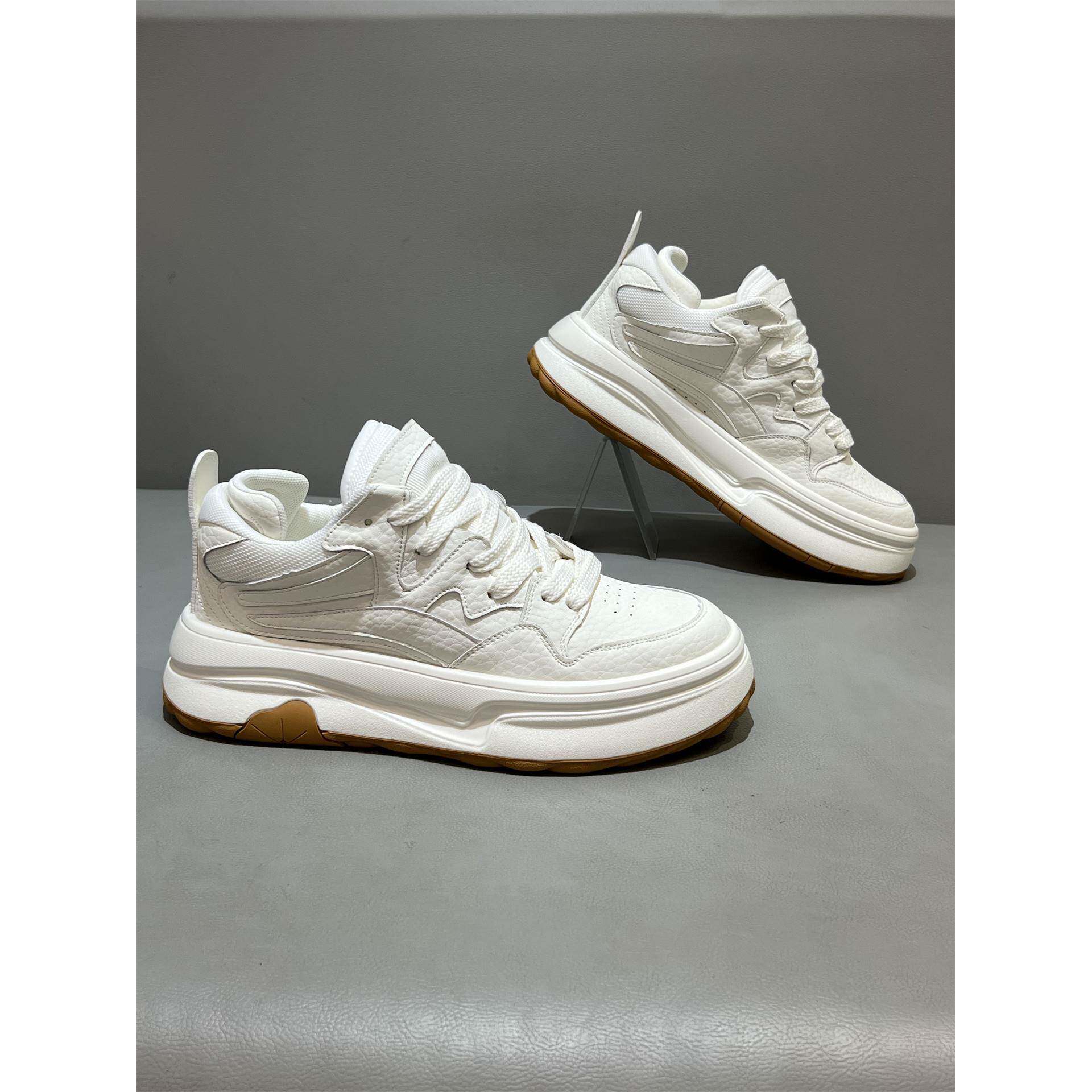 潮牌2025秋冬季新款时尚百搭厚底增高小白鞋防滑耐磨运动休闲板鞋