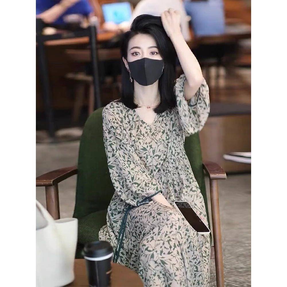 欧洲站高端大牌绝美宽松长裙子2026新款名媛别致碎花连衣裙女春夏