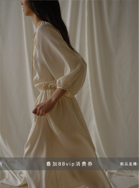 commuse memory『晨光漫褶』设计感打条压褶灯笼袖收腰连衣裙女