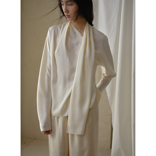 commuse memory『静水垂光』设计真丝弹力围巾领长袖真丝上衣衬衫