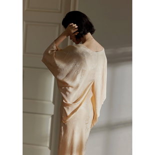 commuse memory『水挼蓝』真丝透孔罗提花 后开叉披肩开衫短外套