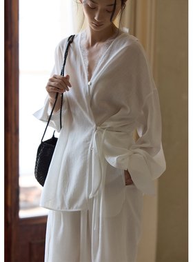 commuse memory 设计感 蕾丝领对襟长袖宽松衬衣+松紧腰休闲短裤