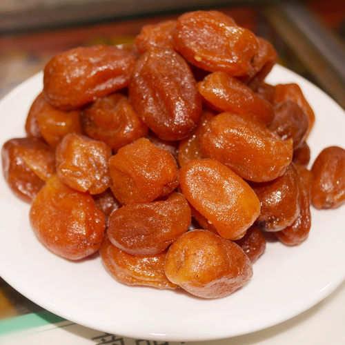郁南无核黄皮果干竹蜂盐甘草蜜饯