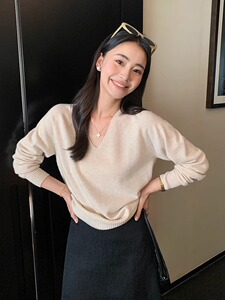 意大利嵿奢无缝一体山羊绒衫女V领插肩显瘦宽松毛衣内搭羊毛上衣