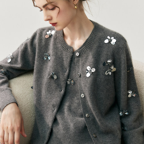 重工蝴蝶明星同款山羊绒开衫女圆领宽松软糯毛衣外套时尚羊毛背心