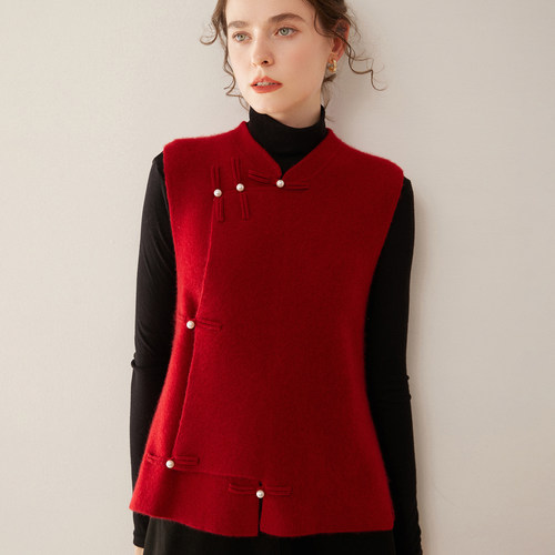 新年红国风山羊绒马甲女盘扣叠穿宽松加厚背心外搭时尚针织坎肩