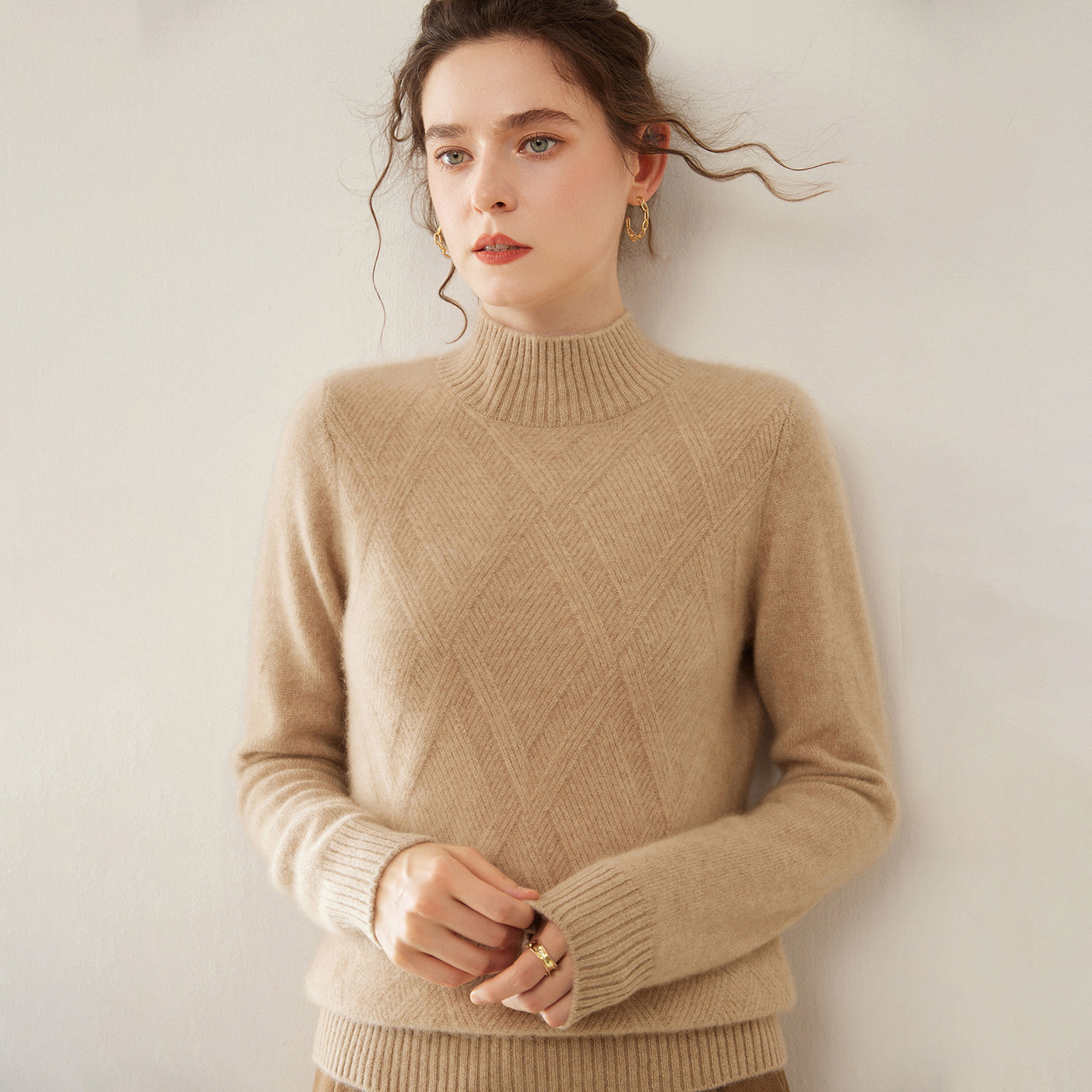 极简风半高领菱形格山羊绒针织衫女士加厚套头毛衣保暖显瘦打底衫